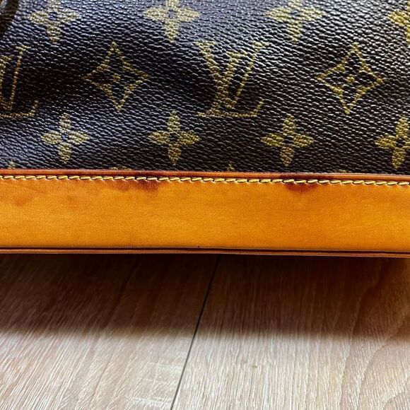 Louis Vuitton Monogram Alma Bag - Picture 7 of 16